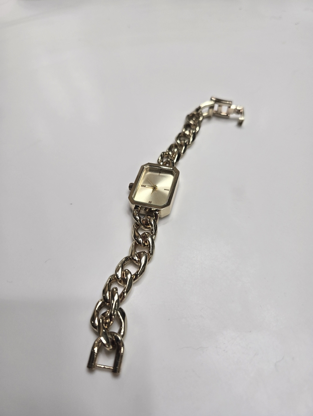 Gold Chain Watch - Picture 12 of 14